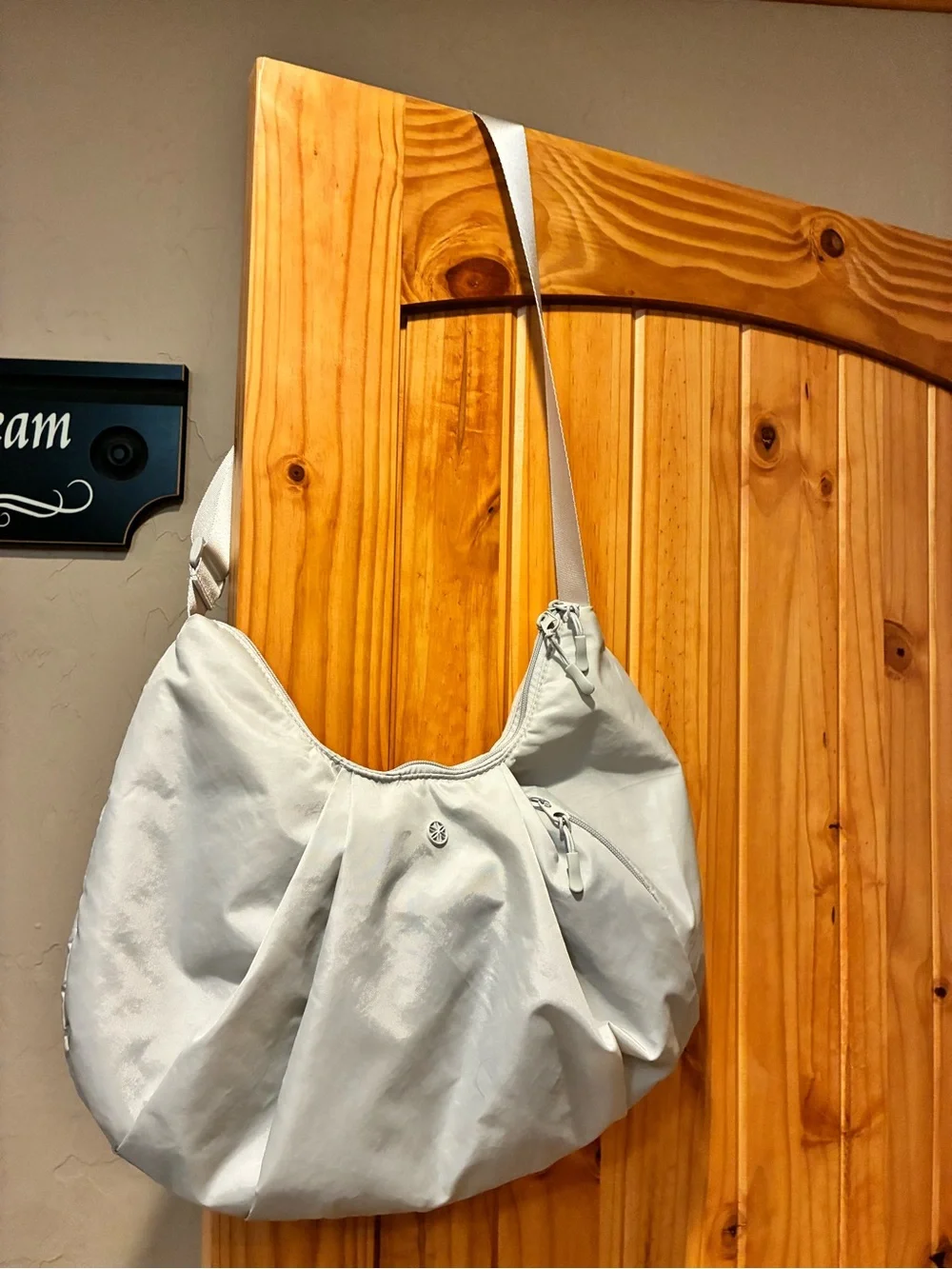 Gaiam Light Gray Women’s Shoulder Bag